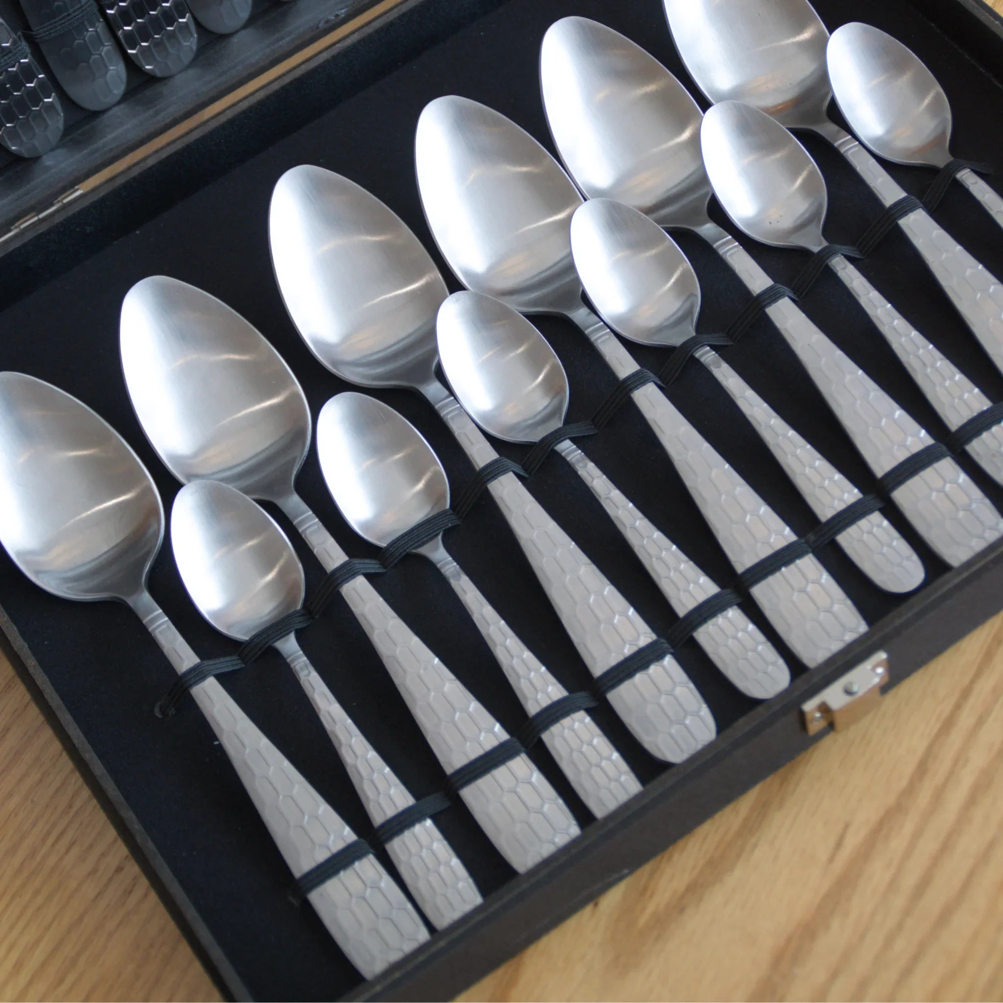 Ménagère 24 Pièces Hony Matte Pour 6 Personnes
