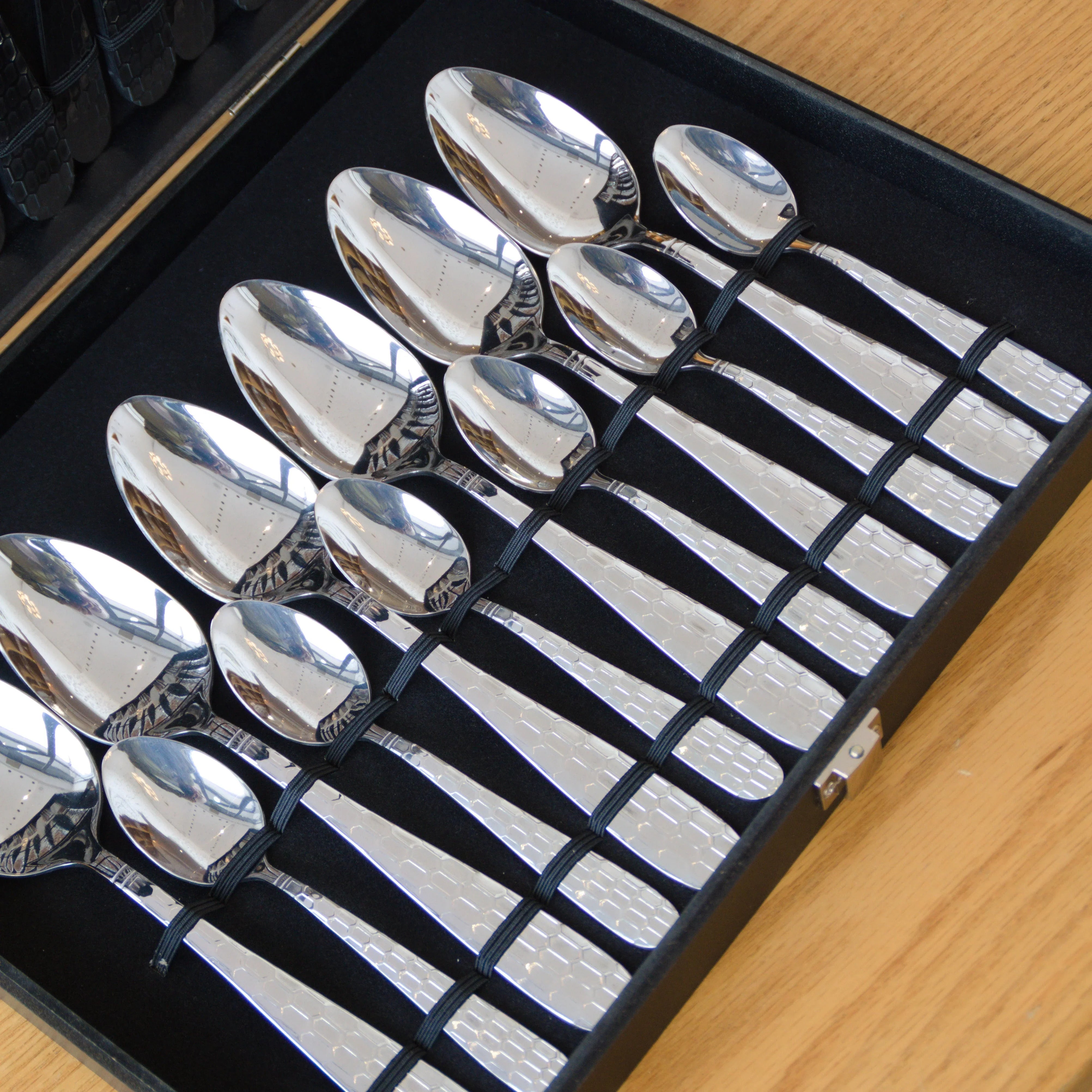 1 Ménagère 24 Pièces Hony Silver Pour 6 Personnes