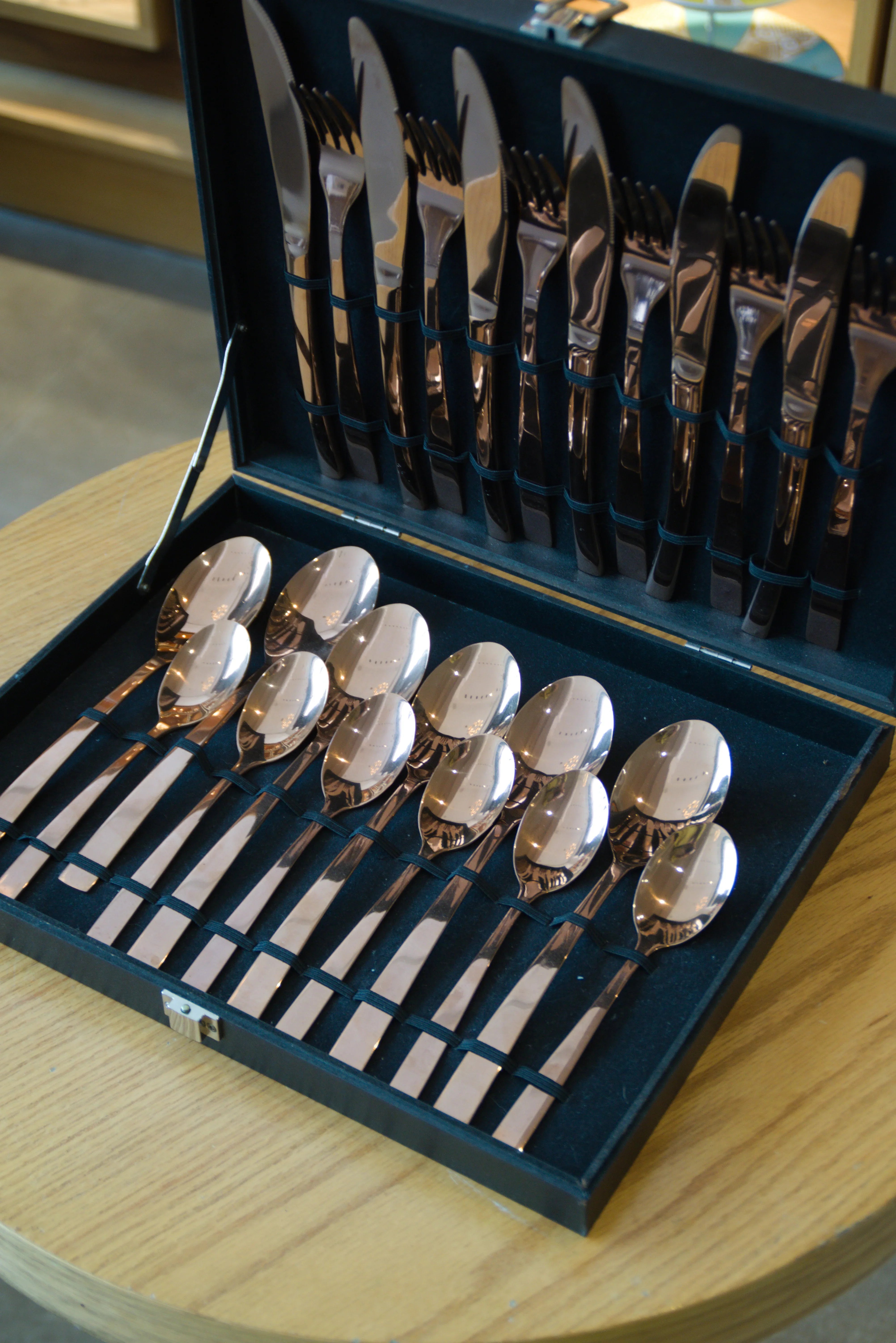 Ménagère 24 Pièces Amsterdam Silver Pour 6 Personnes