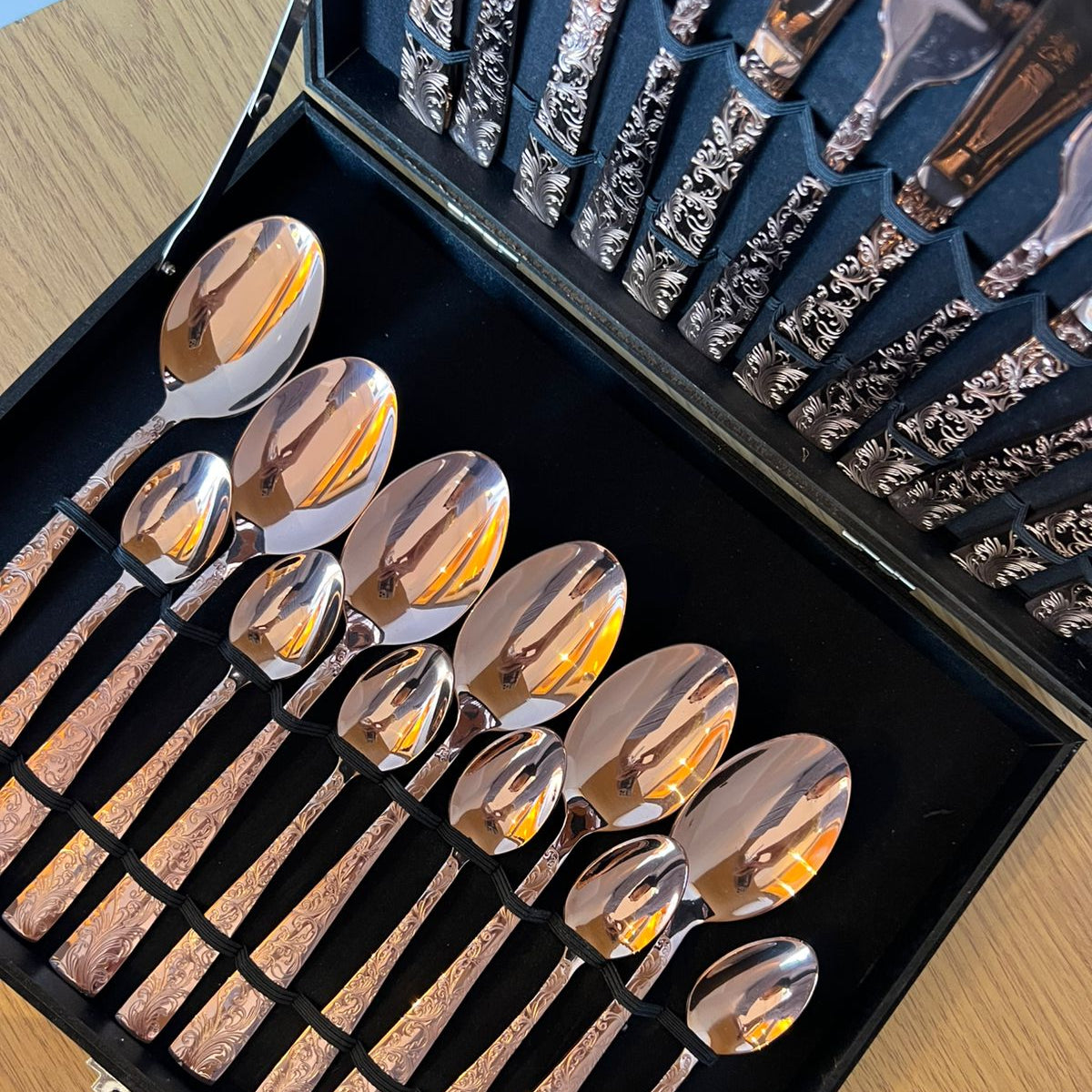Ménagère 24 Pièces – Santamarta Bronze (Pour 6 Personnes)